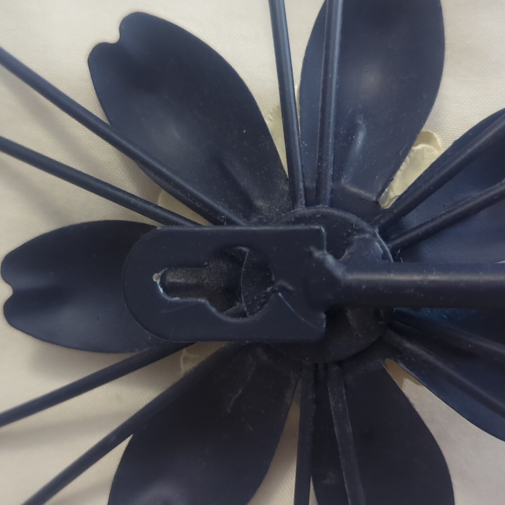 Wall Hook Wire Flower Navy Blue and Cream - Picture 5 of 9